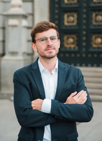 Our Financial Experts The Team  Member Solution. - 九博体育